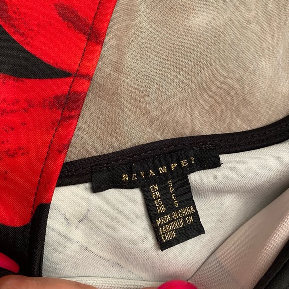 Revamped black floral crop top size S - Picture 2 of 4